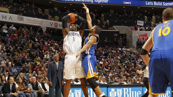 在攻防两端 在攻防两端