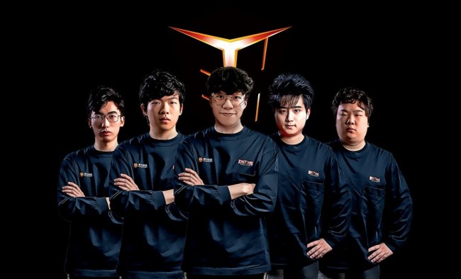 更是对其心 更是对其心