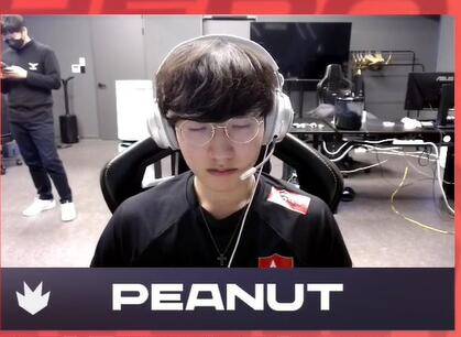 对比之下